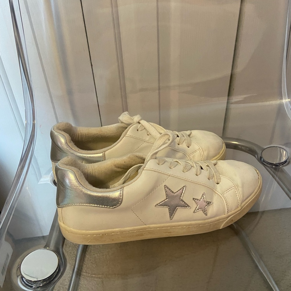 Womens Sugar size 9 white sneaker with silver stars